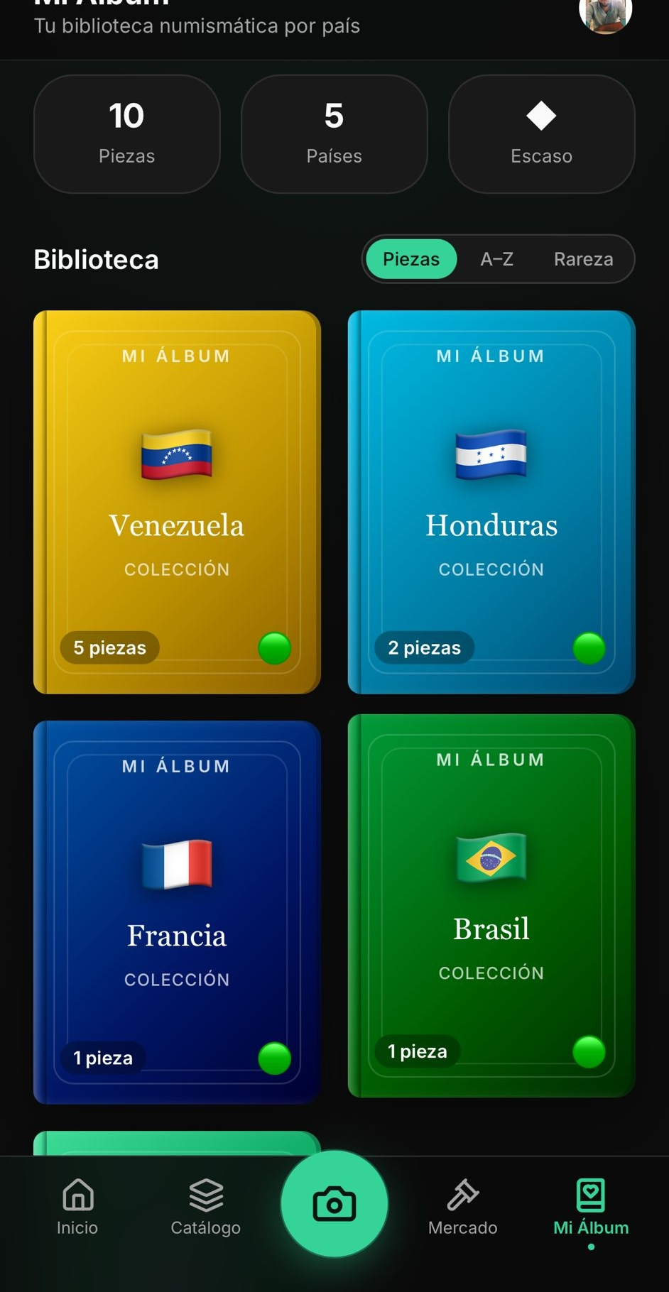 Vista del álbum dentro de NUMINI con piezas guardadas y series por completar